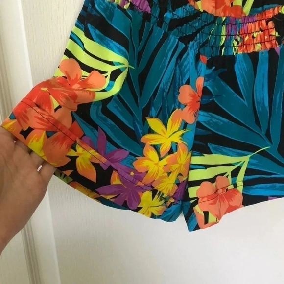 Floral Romper - Picture 2 of 4